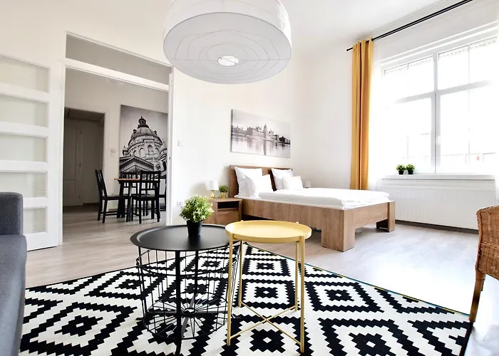Standard Apartment By Hi5 - Bazilika Suite
